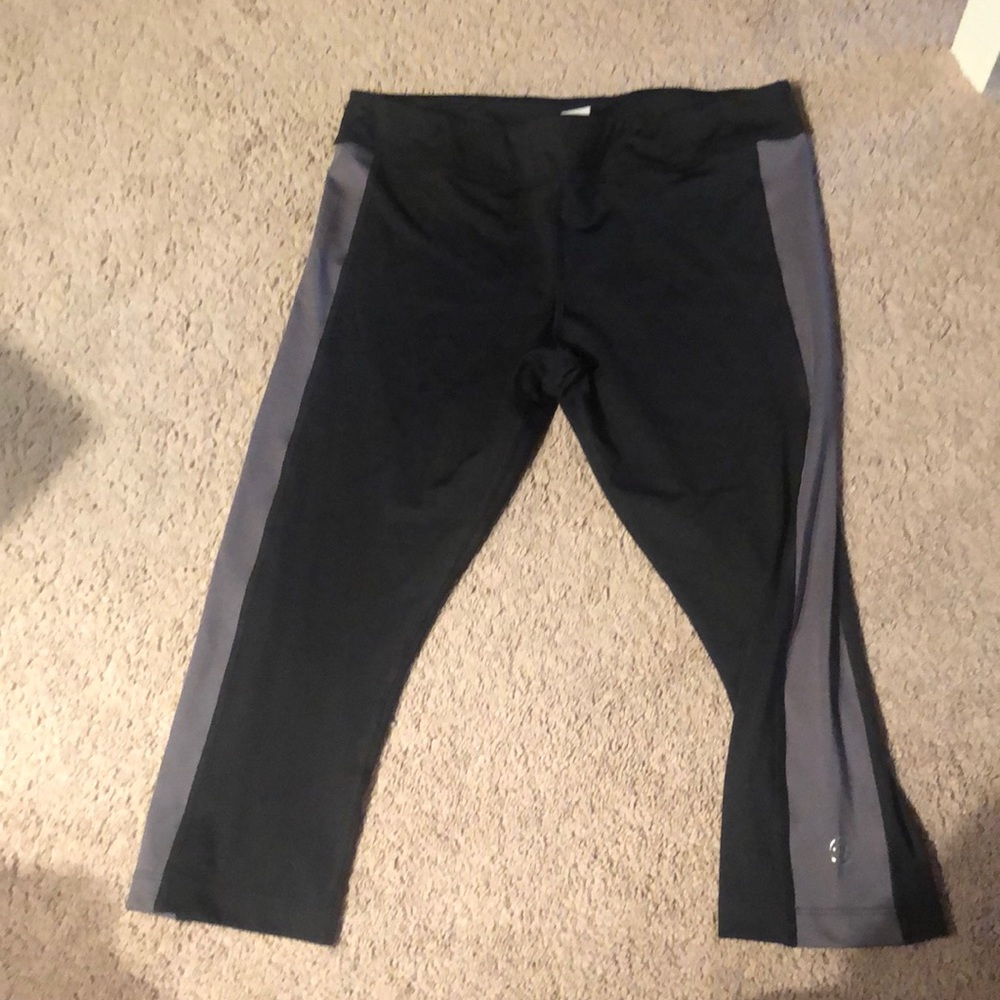 Zumba brand cropped leggings